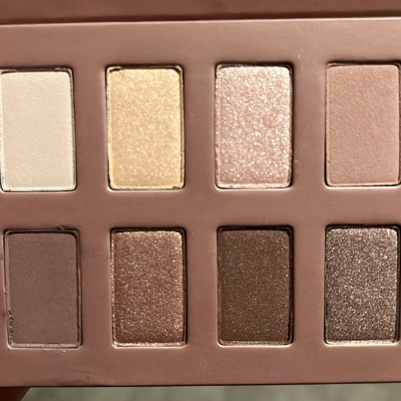 New in boxes, lot of makeup - Picture 2 of 9